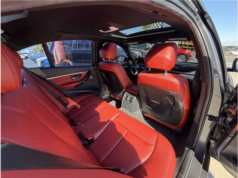 Used 2017 BMW 340i Sedan RWD image 27