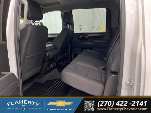 Used 2025 Chevrolet Silverado 2500 LT w/ Convenience Package AWD/4WD image 11