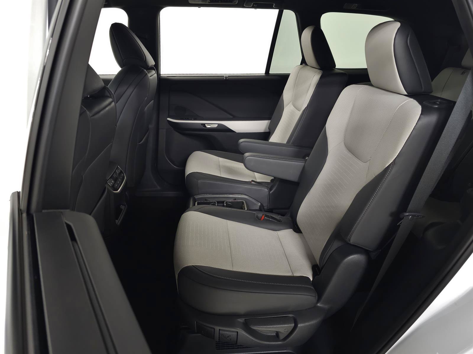 Used 2024 Lexus TX 500h AWD w/ Technology Package image 34