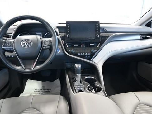 Used 2023 Toyota Camry SE w/ Cold Weather Package FWD image 13