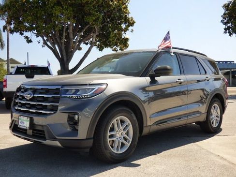 New 2026 Ford Explorer Active w/ Active Comfort Package RWD image 7