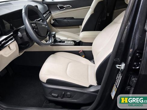 Used 2026 Kia Sportage EX FWD image 8