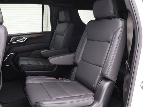 Used 2025 GMC Yukon XL Denali image 12