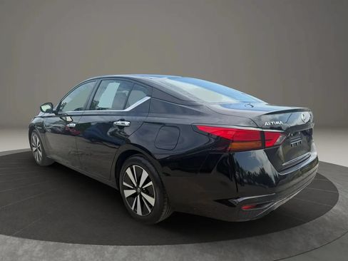 Used 2022 Nissan Altima 2.5 SV w/ SV Premium Package FWD image 7
