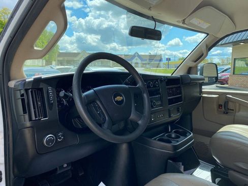 Used 2019 Chevrolet Express 2500 Extended w/ Driver Convenience Package RWD image 10