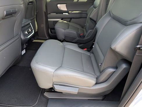 New 2026 Ford Expedition Max Active AWD/4WD image 7