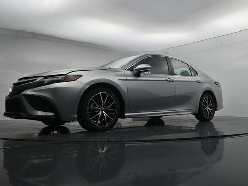 Used 2024 Toyota Camry SE FWD image 35
