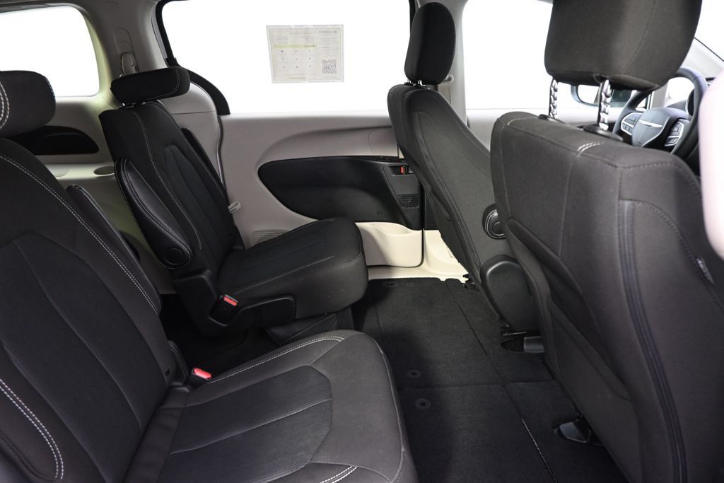 Used 2024 Chrysler Voyager LX FWD image 15