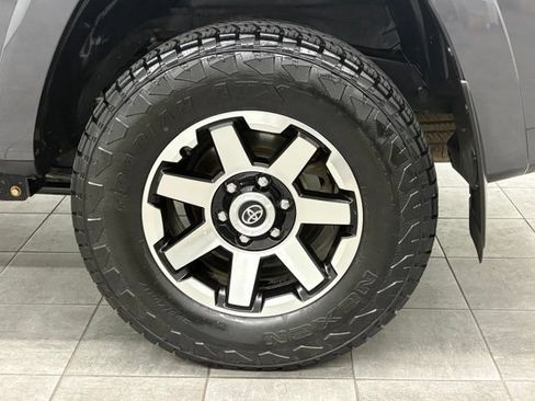 Used 2019 Toyota 4Runner TRD Off-Road Premium AWD/4WD image 7