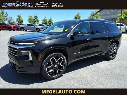 Certified 2026 Chevrolet Traverse High Country FWD image 1