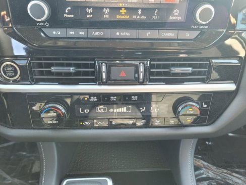Used 2024 Nissan Pathfinder SV AWD/4WD image 21