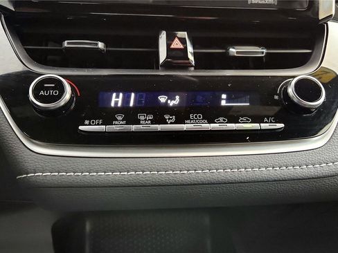 Used 2022 Toyota Corolla SE image 30