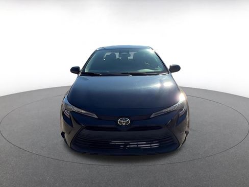 Used 2025 Toyota Corolla LE image 4