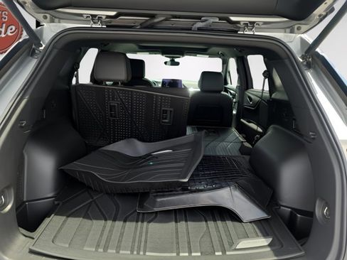Used 2023 Chevrolet Blazer Premier w/ Driver Confidence II Package FWD image 12