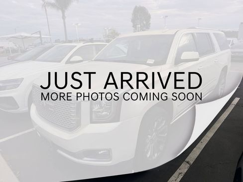 Used 2015 GMC Yukon XL Denali w/ Premium Package image 1