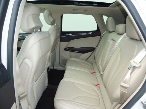 Used 2017 Lincoln MKC Reserve AWD/4WD image 29