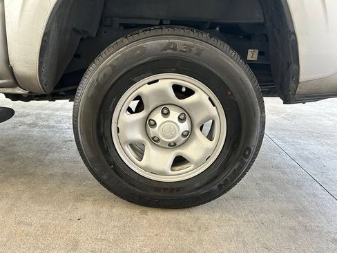 Used 2022 Toyota Tacoma SR5 RWD image 17