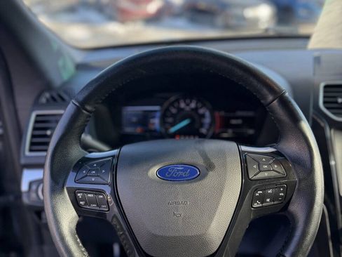 Used 2017 Ford Explorer XLT w/ Equipment Group 202A image 13