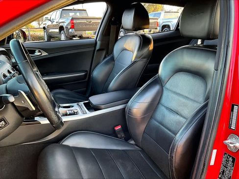 Used 2018 Kia Stinger GT2 image 8