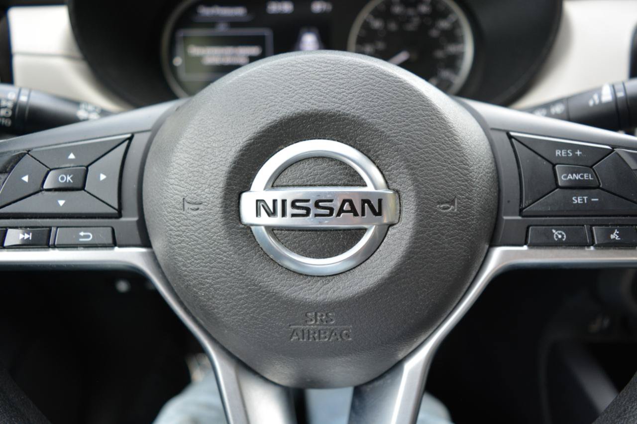 Used 2021 Nissan Versa SV FWD image 27