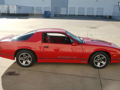 Used 1987 Chevrolet Camaro IROC-Z image 18