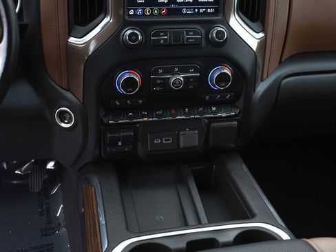 Used 2022 Chevrolet Silverado 1500 High Country image 18