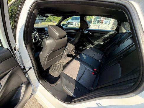 Used 2019 Honda Accord Sport image 14