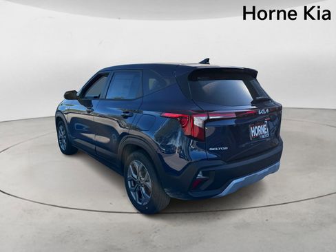 New 2026 Kia Seltos LX FWD image 5