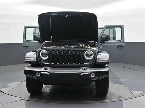 Used 2024 Jeep Gladiator Sport image 45