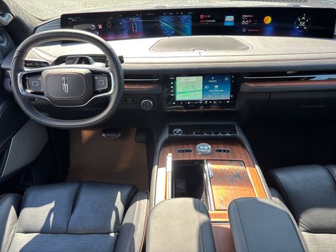 New 2025 Lincoln Navigator L Black Label image 29