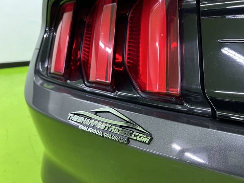 Used 2017 Ford Mustang Coupe RWD image 12