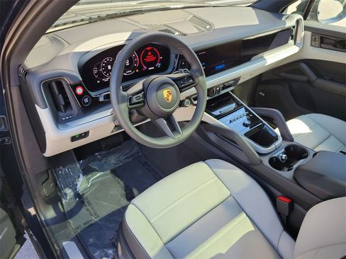 New 2026 Porsche Cayenne image 5