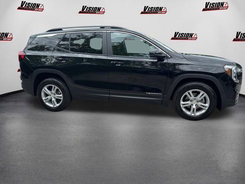 Used 2024 GMC Terrain SLE w/ Driver Convenience Package AWD/4WD image 4