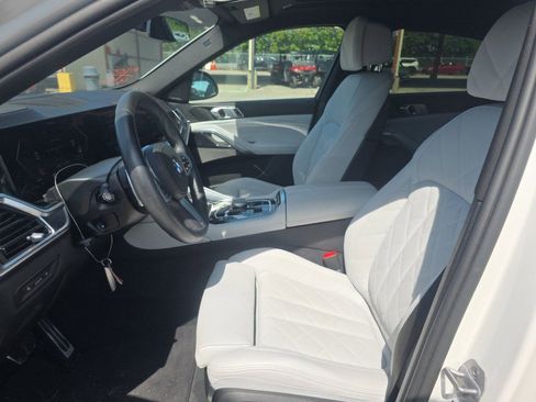 Used 2025 BMW X6 xDrive40i AWD/4WD image 2