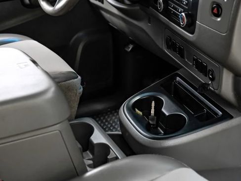 Used 2013 Nissan NV 3500 SV w/ Technology Pkg image 32