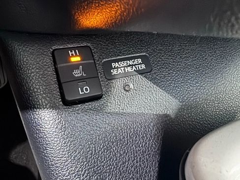 Used 2017 Toyota Prius Prime Premium image 22