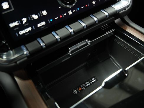 New 2026 GMC Yukon XL Denali w/ Sun & Power Step Package image 37