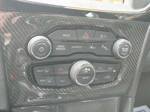 Certified 2023 Chrysler 300 C RWD image 31