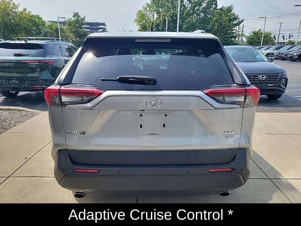 Used 2019 Toyota RAV4 XLE w/ Convenience Package AWD/4WD image 4