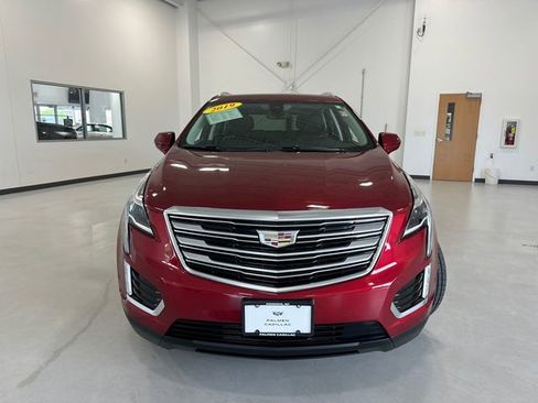 Used 2019 Cadillac XT5 Premium Luxury w/ Driver Assist Package AWD/4WD image 3