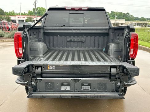 Used 2023 GMC Sierra 1500 AT4 w/ Technology Package AWD/4WD image 24