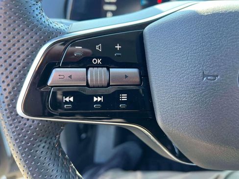 Used 2024 Nissan Ariya AWD image 21