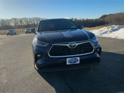 Used 2021 Toyota Highlander XLE