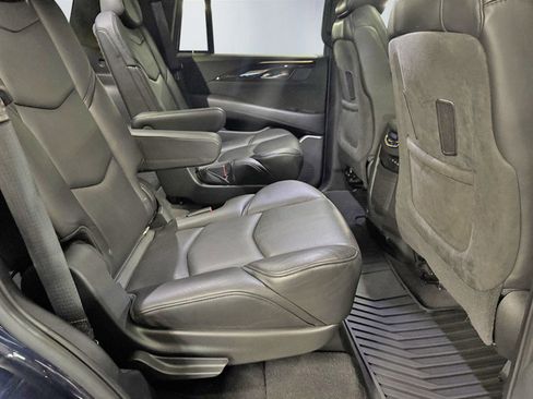 Used 2019 Cadillac Escalade Platinum image 29