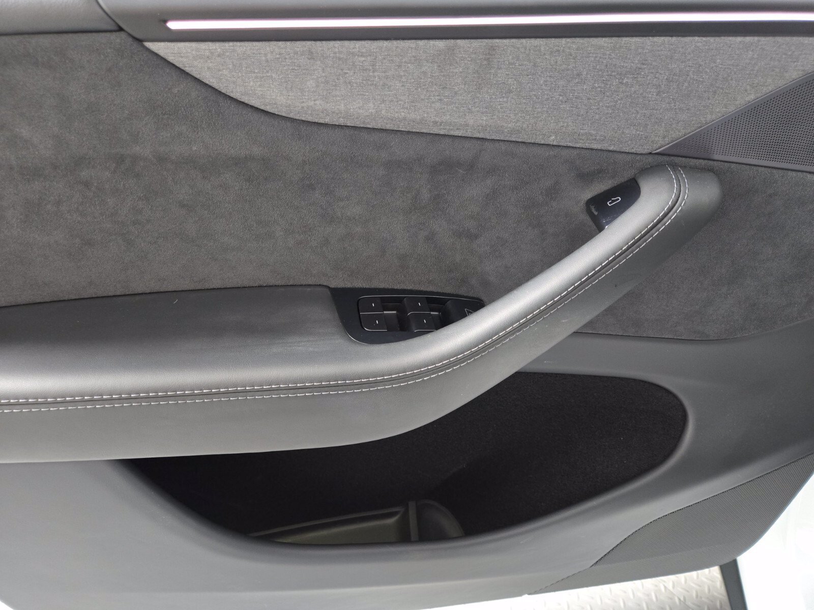 Used 2026 Tesla Model Y Long Range RWD image 22
