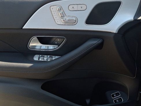 Used 2024 Mercedes-Benz GLE 450e 4MATIC image 13