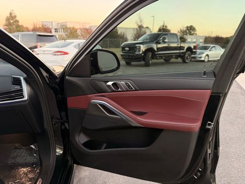 Used 2022 BMW X6 xDrive40i w/ M Sport Package AWD/4WD image 27