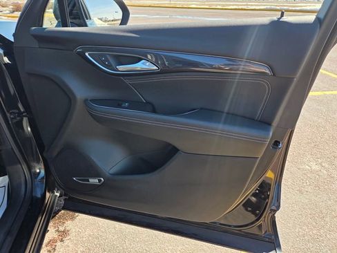 Used 2022 Buick Envision Essence w/ Technology Package I image 39