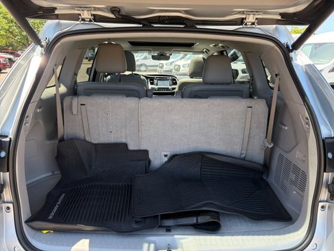 Used 2018 Toyota Highlander Limited Platinum AWD/4WD image 31