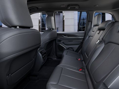 New 2026 Jeep Grand Cherokee Limited Reserve AWD/4WD image 23